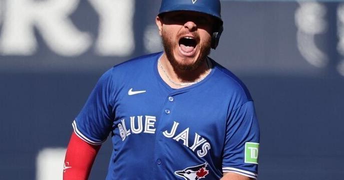 Blue Jays clinch AL East title for first time since 2015