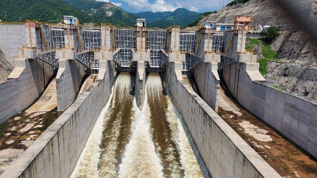 Inició este jueves el desfogue controlado de la presa La Yesca en Nayarit