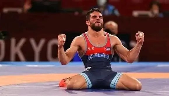 Lidera campeón olímpico Orta equipo cubano a Mundial de Luchas