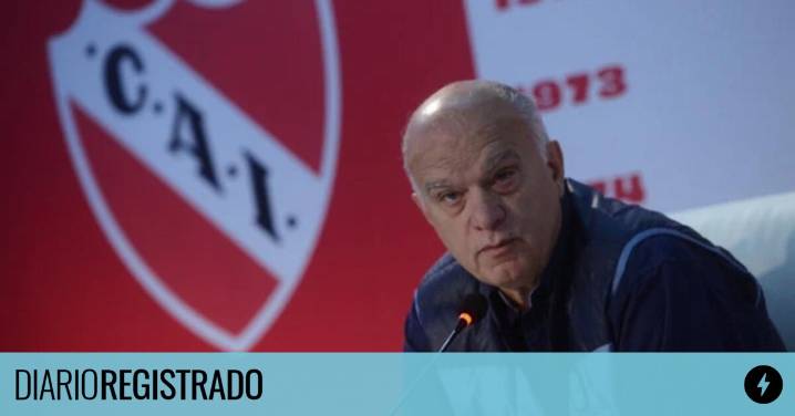 Arde Independiente: Grindetti cambia la marca de la camiseta y la oposición hizo una grave denuncia