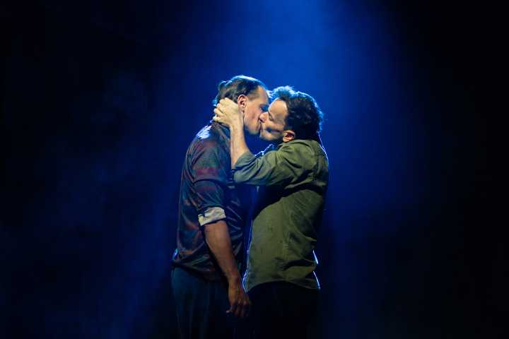 GALA Hispanic Theatre’s Intimate Kiss of the Spider Woman Bravely Reflects and Revolts