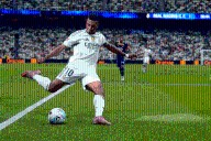 Real Madrid reafirma el liderato de LaLiga de España ante el Espanyol 2