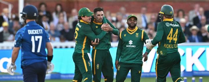 South Africa beat England by five runs to wrap up ODI series