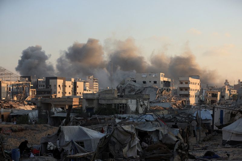 Israel intensifies Gaza City bombing as Rubio arrives
