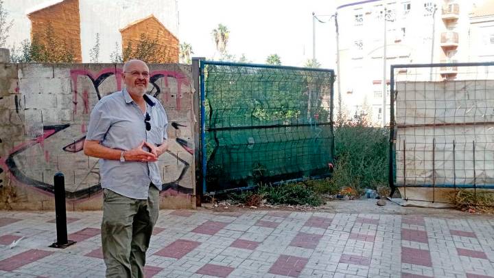 Las ratas ‘se crecen’ en un gran solar de Capuchinos