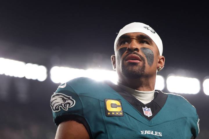 Jalen Hurts Confirms Locker Room’s Stance on Jalen Carter & Clears Feelings on Chiefs Rematch Eagles QB Jalen Hurts reveals his view on Jalen Carter's action while trying to pump up his players for th