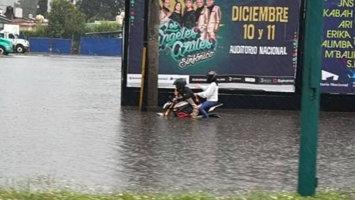 Se "cae el cielo" en CDMX: activan doble alerta por lluvias fuertes de hasta 49 milímetros