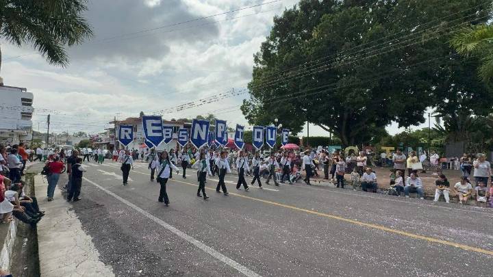 Con desfile celebran el 215 Aniversario del inicio de la Guerra de Independencia