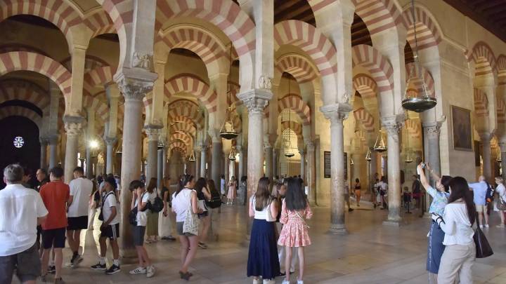 Detenido por llamar 20 veces a la Mezquita de Córdoba y amenazar con poner una bomba