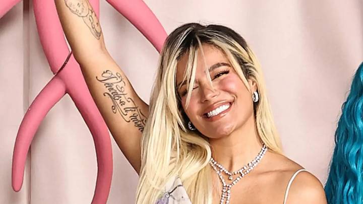 Karol G sorprende al lanzar su propio tequila cristalino ‘200 copas’: ¿cuánto cuesta?