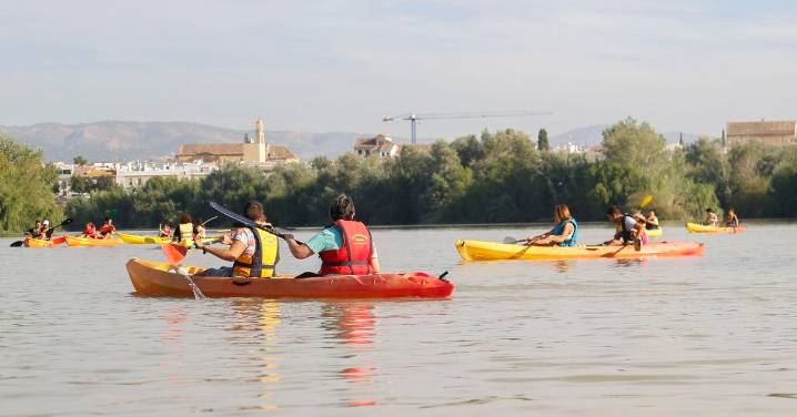 ¿Te apetece surcar el Guadalquivir en piragua este fin de semana en Córdoba? Inscripciones, horarios y todo lo que debes saber