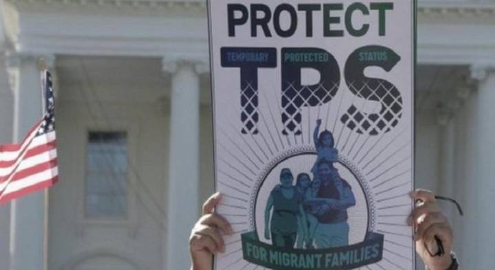 Juez federal bloquea decisión de Trump de poner fin al TPS
