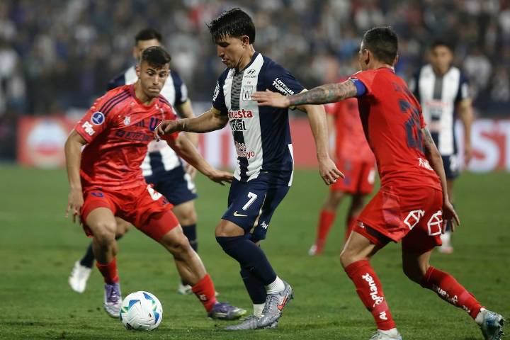 Se define al reemplazante de Marcelo Díaz: la probable formación de la U para la revancha ante Alianza Lima