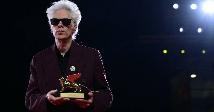 Director estadounidense Jim Jarmusch se alza con el León de Oro en Venecia