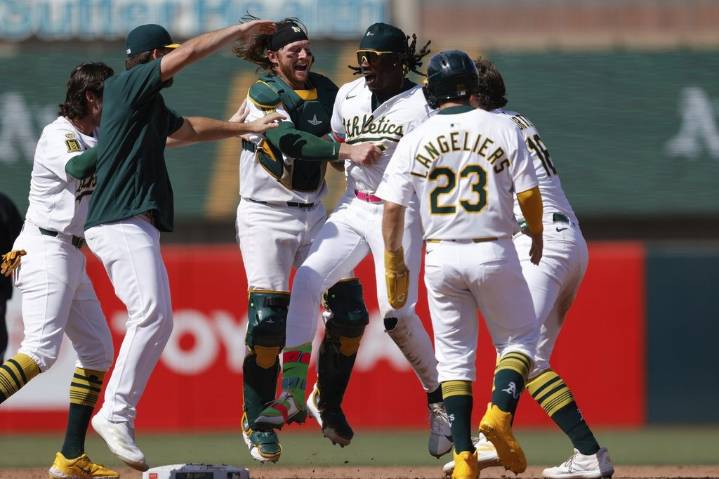 Kurtz, Butler power A’s past Red Sox 5-4, end Chapman’s hitless streak of 50 batters, 17 appearances – Winnipeg Free Press