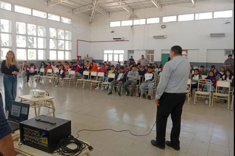 En Forres se realizó un taller sobre consumo problemático