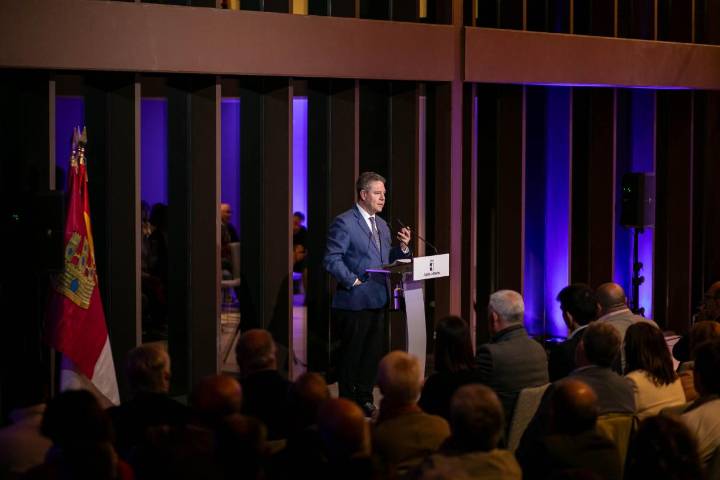 García-Page anuncia la ampliación de las líneas de transporte con Bono Rural en Castilla