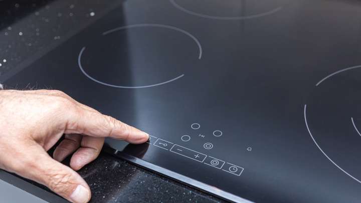 6 Cookware Materials To Reconsider Using On Your Glass Stovetop (And 5 To Choose Instead)