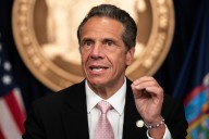El candidato alcaldía Nueva York Cuomo elogia a Adams por retirarse de la reelección