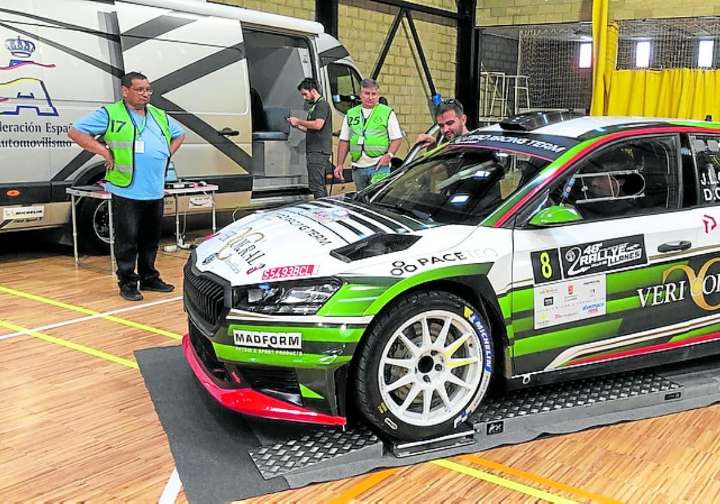 Todos contra 'Cohete' Suárez y Alberto Iglesias Pin en el Rally Villa de Llanes