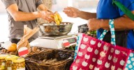 Dónde se encuentra la isla colombiana en la que no se usa dinero y cómo llegar