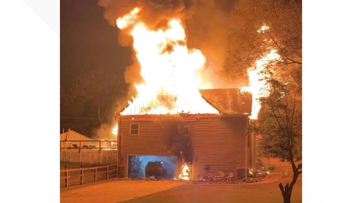 Three people escape Paulding County house fire, officials say