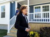 Buenas noticias para Nueva York: Kathy Hochul anunció la construcción de casas prefabricadas de bajo costo