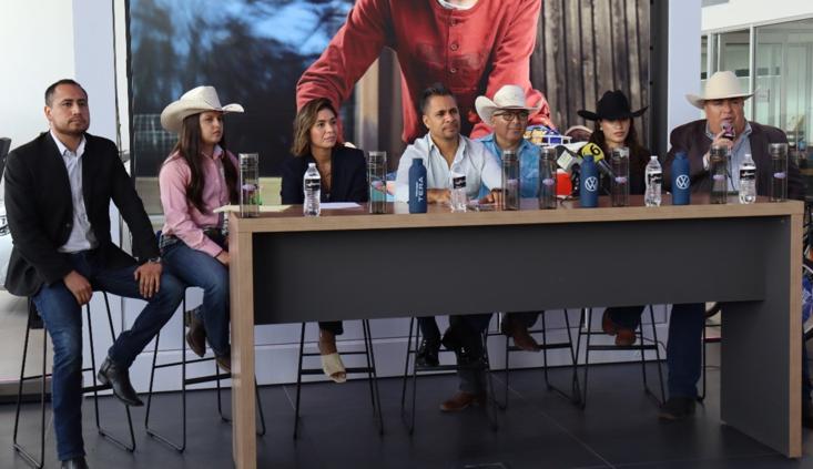 Llega a Juárez el "Extravaganza Rodeo Show 2025" con Caballo Dorado