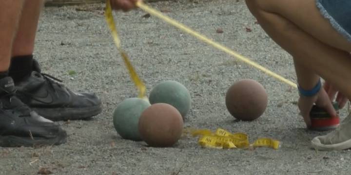 Roanoke Elk’s Lodge battles for club Bocce Ball championship