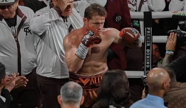 “Le avientan puro costal”: Aficionados mexicanos no ponen al ‘Canelo’ Álvarez como el mejor boxeador de la historia