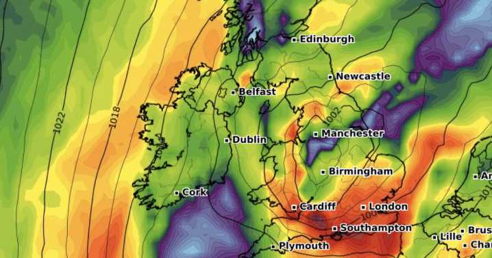 Met Office urges millions of Brits to gather torches ahead of horror 75mph wind warning