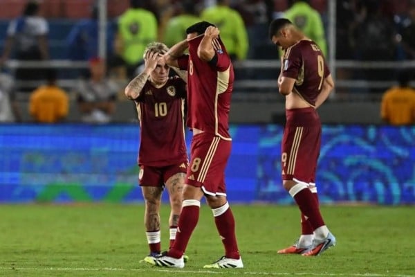 Exige Nicolás Maduro una reestructuración en el futbol