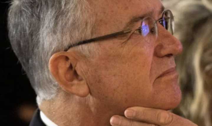 Nuevo revés a Salinas Pliego: juez de EU ordena a TV Azteca desistirse de amparo en México
