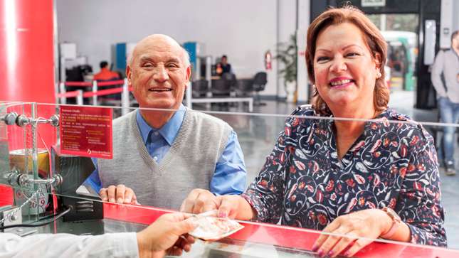 “Aumento en forma semestral a pensiones de jubilados 19990”