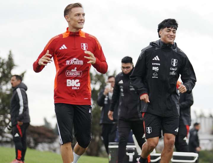 Selección peruana entrenó con Oliver Sonne y Kenji Cabrera en Montevideo
