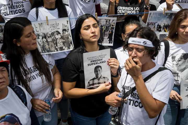 Partido opositor venezolano confirma traslado de activistas presos pero sin saber paradero