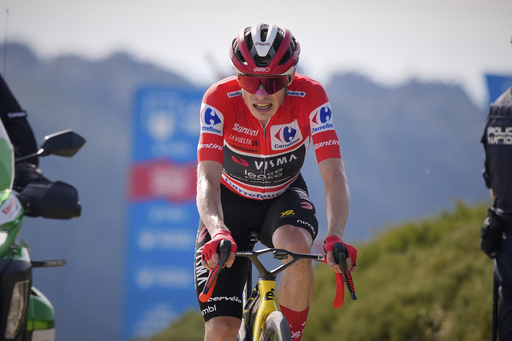 More than 1,500 police on hand for final stage of Spanish Vuelta amid pro