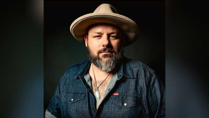 Award-winning blues artist brings his show to Calgary in late September