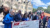 Budweiser Clydesdales visit Connecticut State Capitol