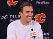 With new Flames deal in hand, Backlund has Iginla's record in sight