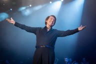 Raphael cierra Noches de La Maestranza con Raphaelísimo Tour 2025