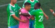 Luis Suárez es suspendido seis partidos por escupir en la final de Leagues Cup