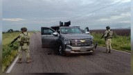 Ejército asegura vehículos y explosivos en El Tamarindo y Culiacancito