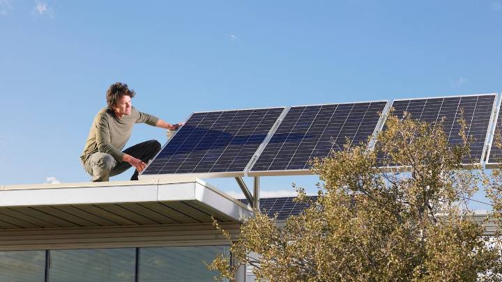 El error más común que nunca debería cometer al instalar paneles solares en su casa