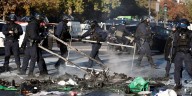 Tensión en Francia: bloqueos, barricadas y enfrentamientos en el arranque de las protestas contra el ajuste económico