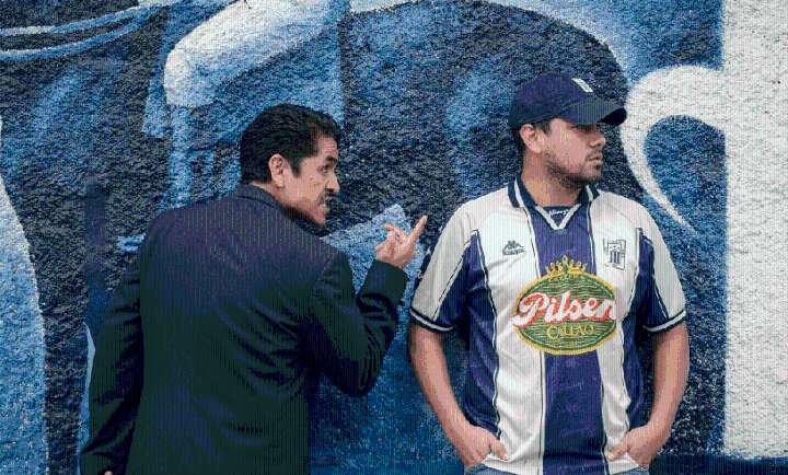 La broma infinita: fútbol, teatro y extorsión