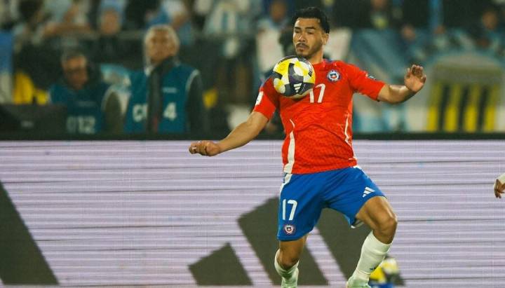 Eliminatorias 2026: A qué hora juega Chile vs Brasil y qué canal transmite