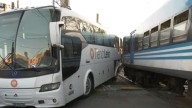 Una formación del tren Roca chocó contra un micro en Ezeiza: hay 12 heridos