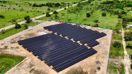 Minminas entrega granja solar de 1.792 paneles en Tamalameque, Cesar 