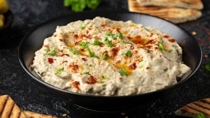 Baba Ganoush árabe: la receta del hummus de berenjena ahumada en 10 minutos y con un sabor especial